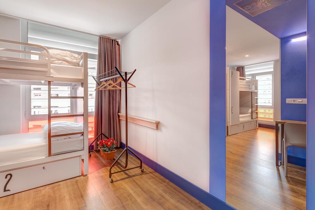 Private 4 Bed Room,693423798:JPEG